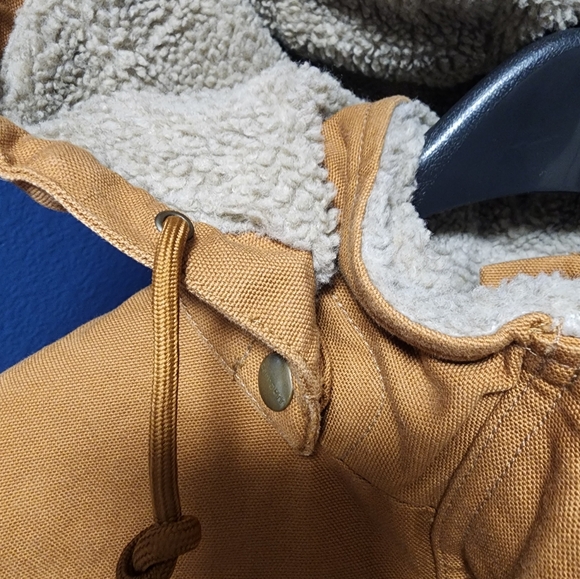 Carharrtt Women's Jacket - Picture 9 of 10